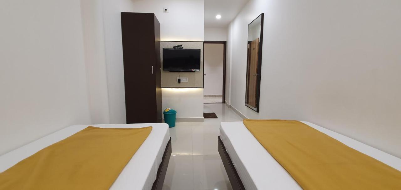 Hotel N K Bhuj Dış mekan fotoğraf