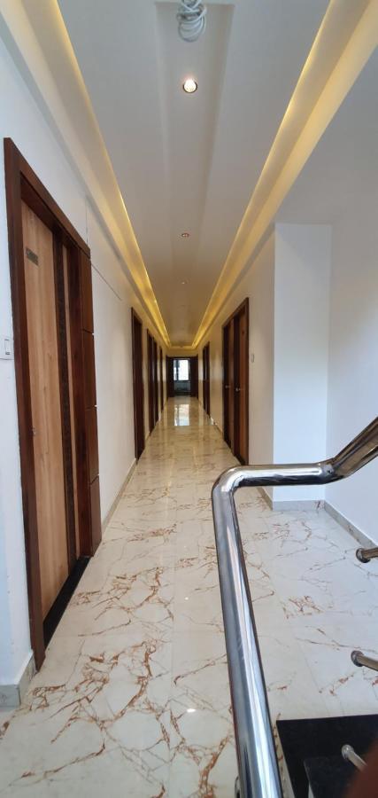 Hotel N K Bhuj Dış mekan fotoğraf